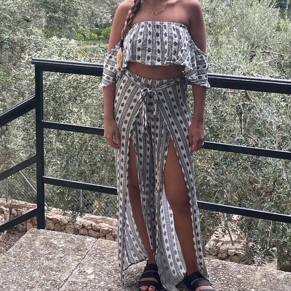 Matching Crop Top and Pants Set - Picture 2 of 5